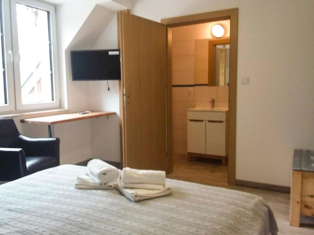 Dworek Akacja Uslugi Hotelarskie Яновєц Екстер'єр фото