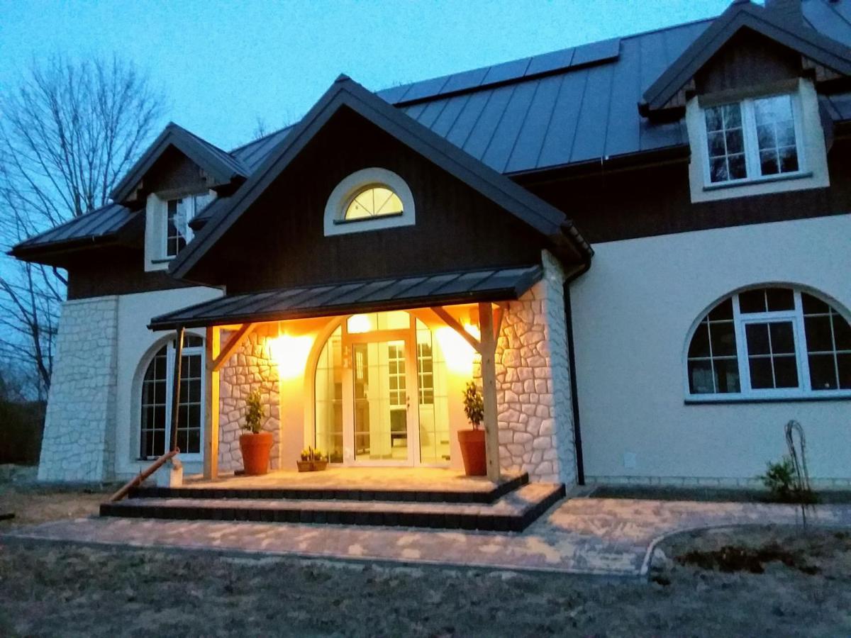 Dworek Akacja Uslugi Hotelarskie Яновєц Екстер'єр фото